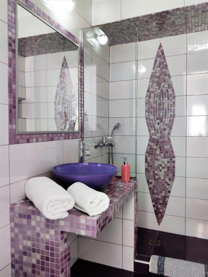 Sofi Rooms Fira  Bilik gambar